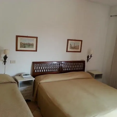 Venosta فندق